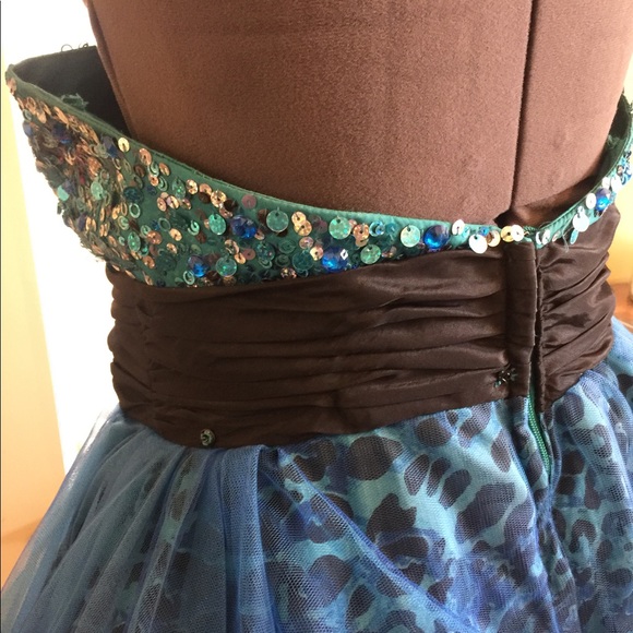 Gorgeous Blue/Tel Sequence w/leopard print. - Picture 6 of 6